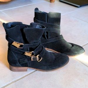 Steve Madden Haggle Black Suede Booties